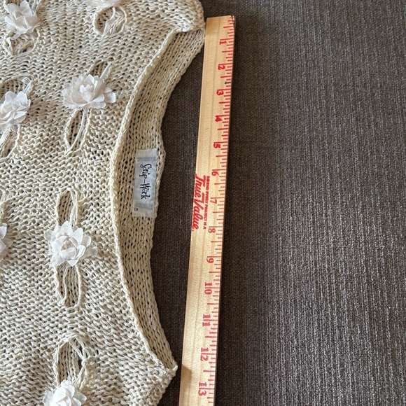 Scrap Work sz S Whimsical Cream Open Knit Dainty Ivory Flowers 3/4 Bell Sleeves - Picture 6 of 11